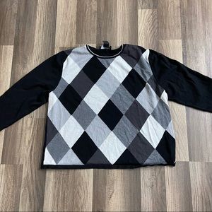 grey and black argyle sweater <3.